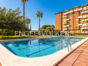 Piso con piscina en venta en Can Farrerons