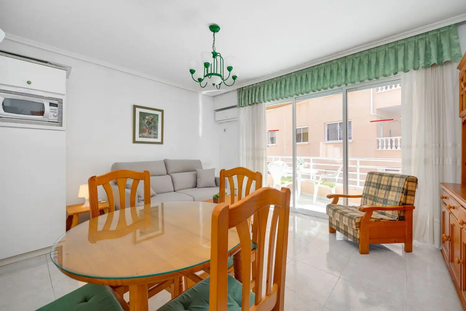 Dining room of Flat for sale in Torrevieja  with Air Conditioner, Terrace and Furnished
