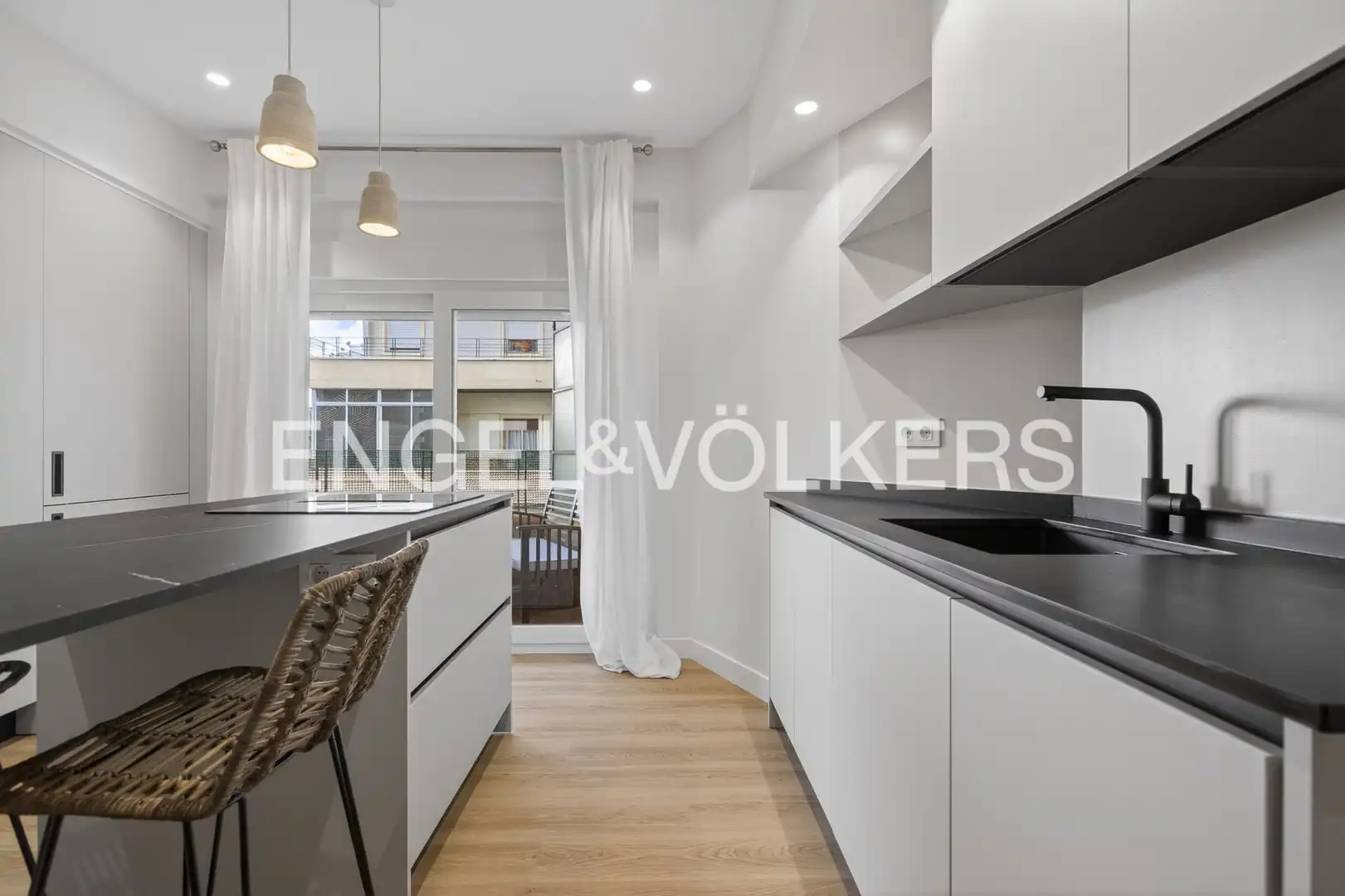 Kitchen of Flat for sale in Sevilla  with Heating, Parquet flooring and Terrace
