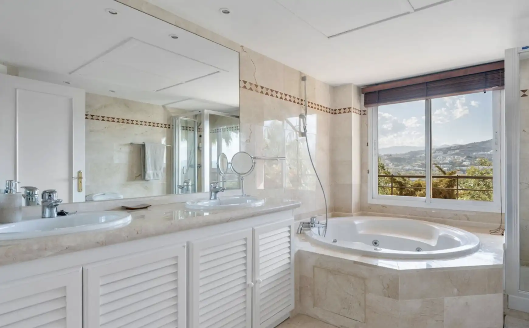 Flat with pool for sale in Nueva Andalucía, imagen 17