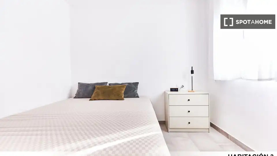 Room in Barrio León