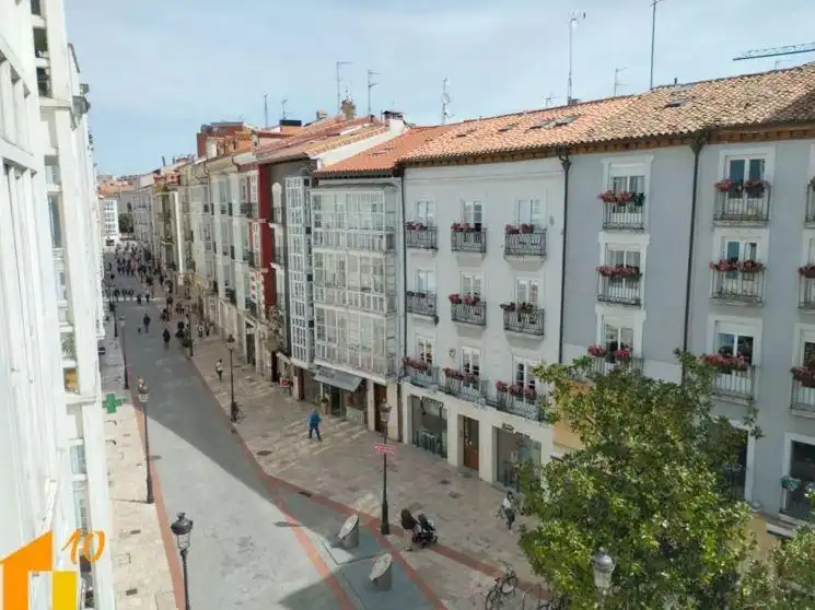 Vista exterior de Piso en venta en Burgos con Calefacción