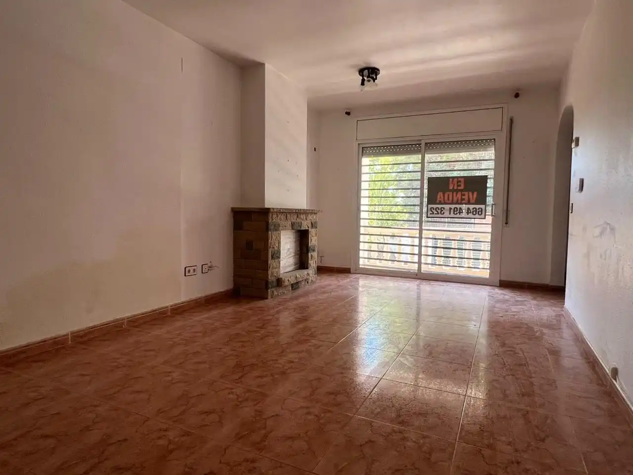 Sala d'estar de Casa o xalet en venda en Cunit amb Jardí privat i Terrassa