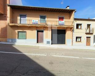 Vista exterior de Pis en venda en Linares de Riofrío amb Balcó