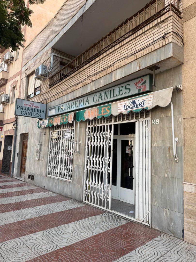 Premises to rent in Roquetas de Mar