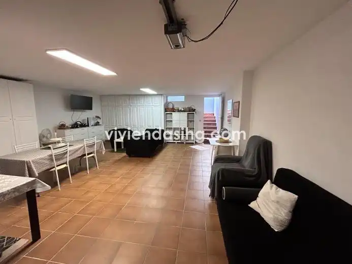Einfamilien-Reihenhaus zum Verkauf in La Orotava mit Terrasse und Balkon