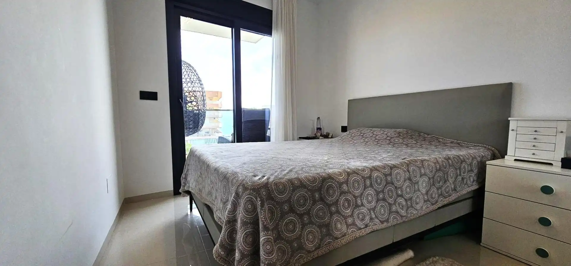 Habitación de Apartamento en venta en Guardamar del Segura con Aire acondicionado, Terraza y Trastero