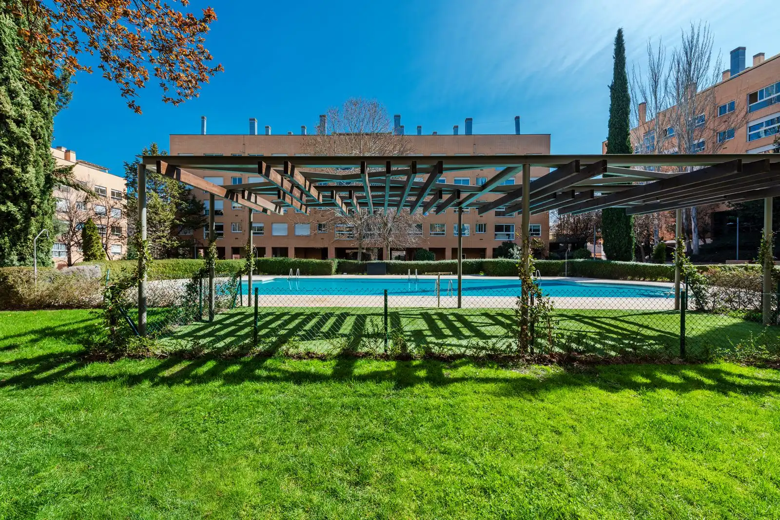 Piscina de Piso de alquiler en Madrid con Trastero