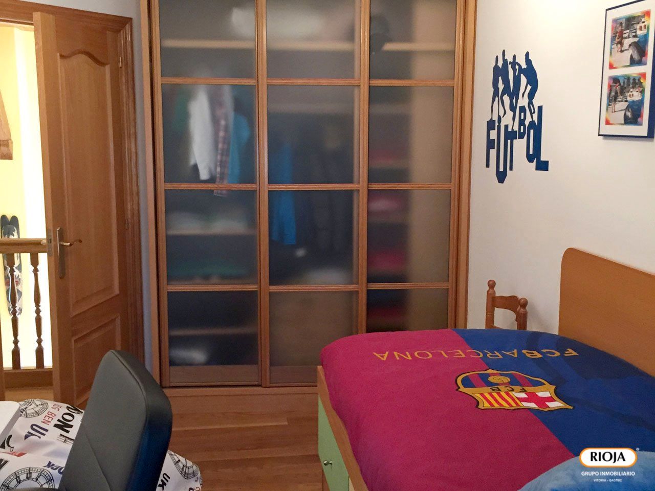 Dormitori de Casa o xalet en venda en Condado de Treviño amb Calefacció, Jardí privat i Moblat