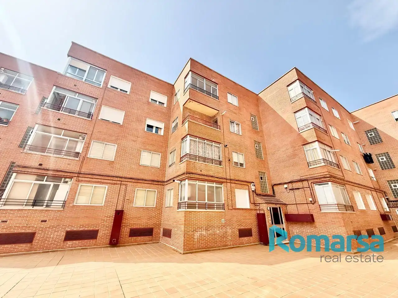 Vista exterior de Piso en venta en El Barraco  con Terraza y Amueblado