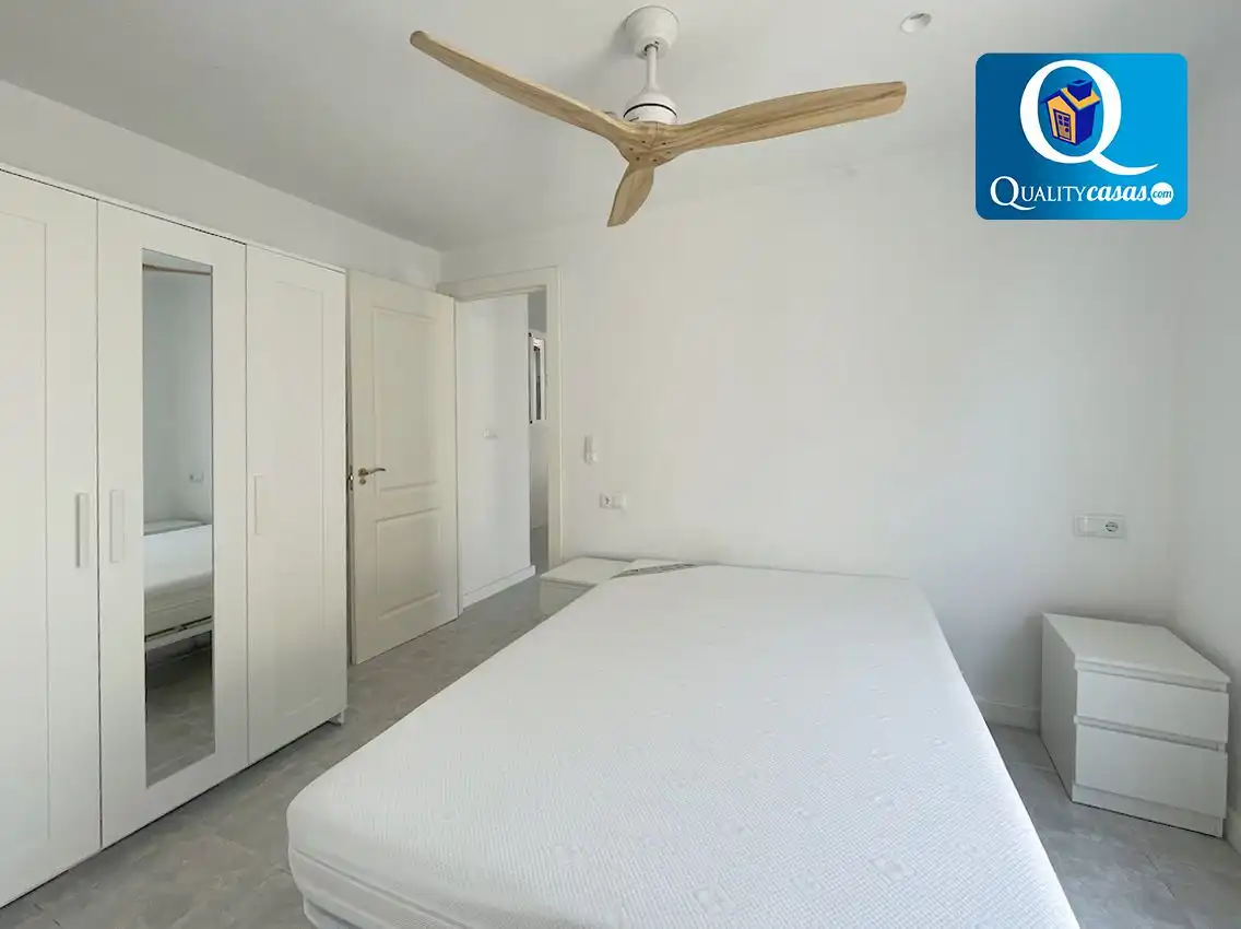 Dormitori de Apartament en venda en Elche / Elx amb Aire condicionat i Terrassa