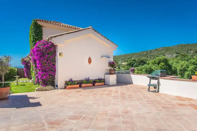 Casa amb piscina en venda a Altos de Estepona, imagen 20