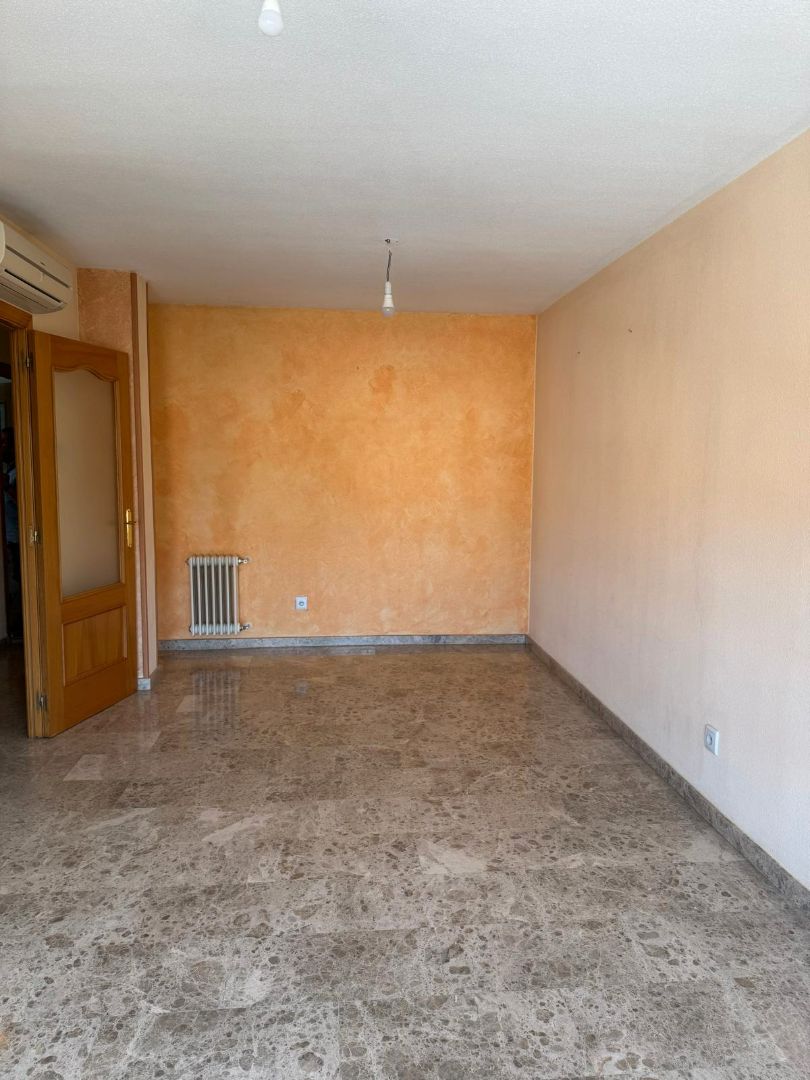 Bedroom of Flat for sale in Alcázar de San Juan  with Air Conditioner, Heating and Furnished