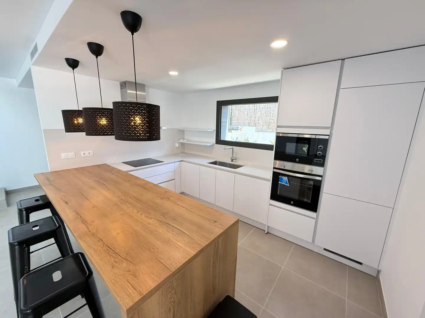 Cocina de Casa o chalet en venta en Llançà con Aire acondicionado, Calefacción y Jardín privado
