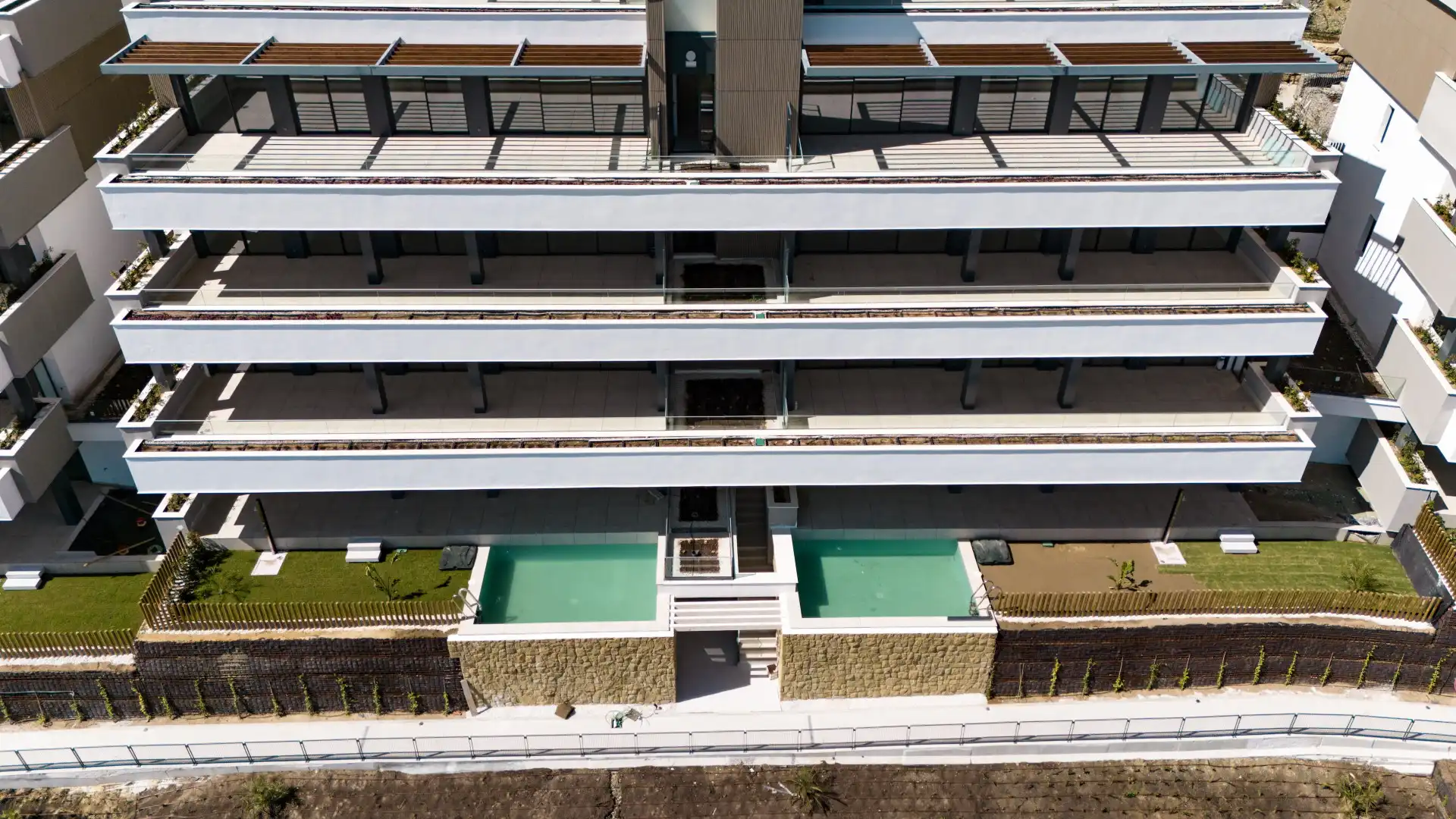 Vista exterior de Planta baixa en venda en Benahavís amb Aire condicionat, Calefacció i Jardí privat