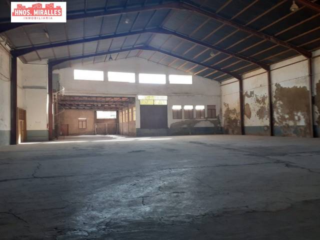 Nave industrial en Alquiler en Cox