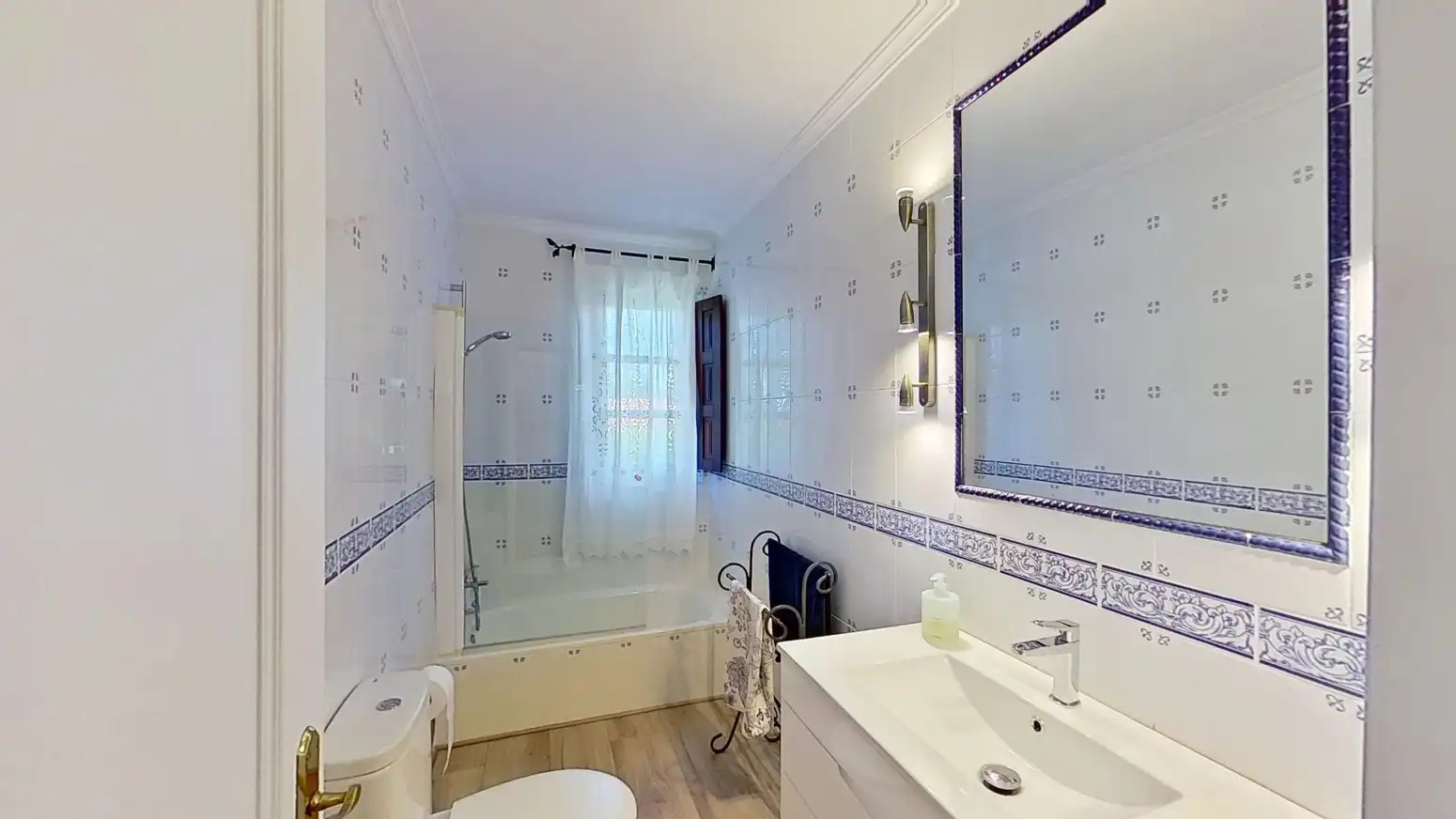 Baño de Casa o chalet en venta en Alfoz de Lloredo con Calefacción, Terraza y Balcón