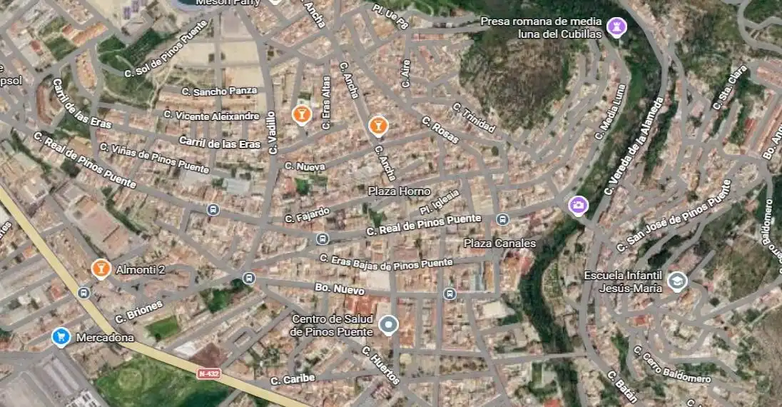 Vista exterior de Piso en venta en Pinos Puente