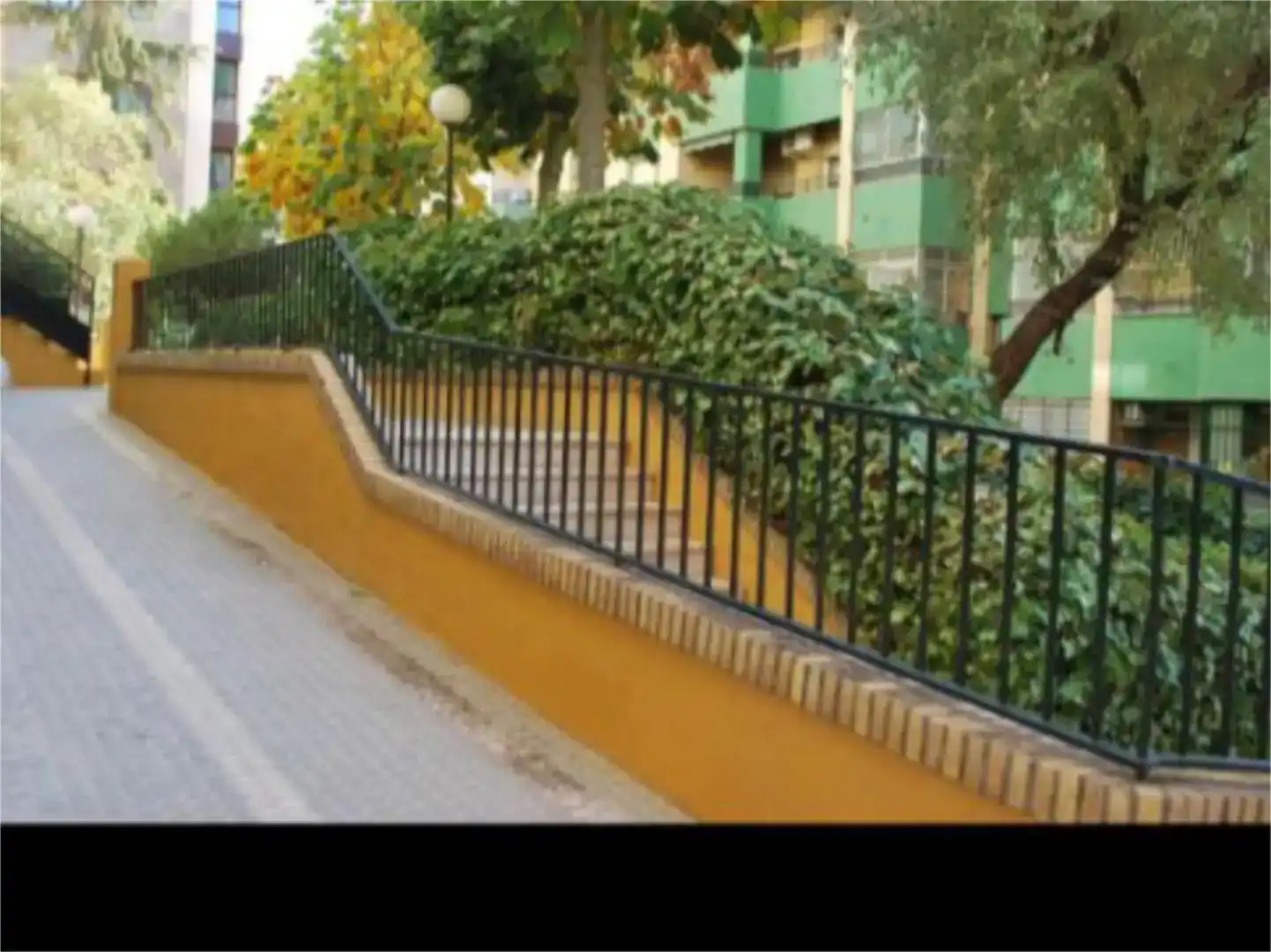 Vista exterior de Piso en venta en Granada con Aire acondicionado, Jardín privado y Amueblado