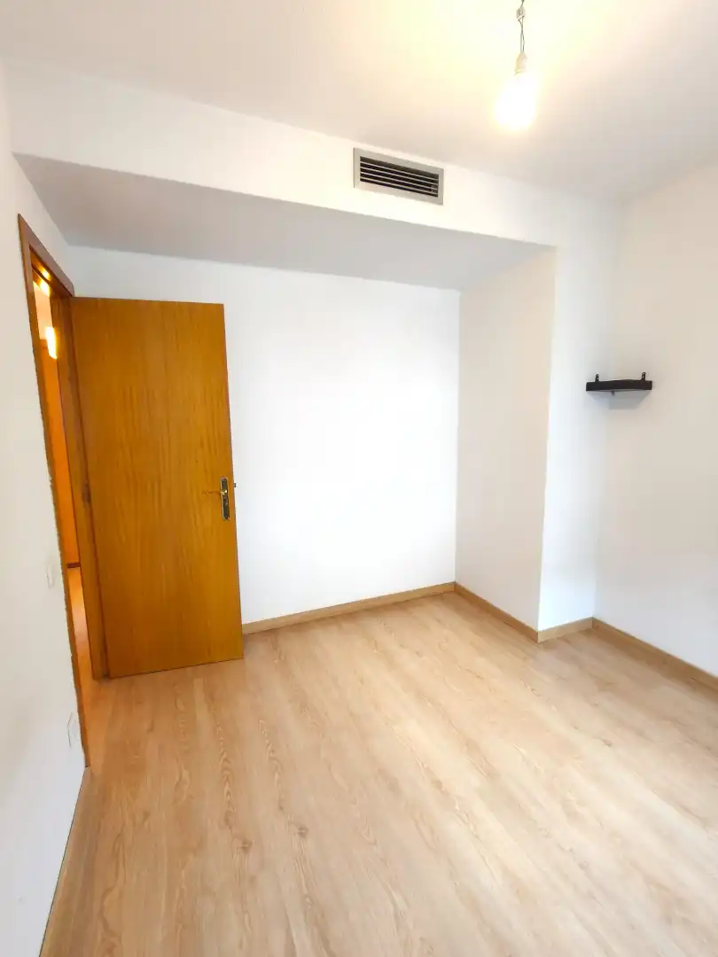 Schlafzimmer von Maisonette zum Verkauf in Barcelona mit Klimaanlage, Heizung und Parkett