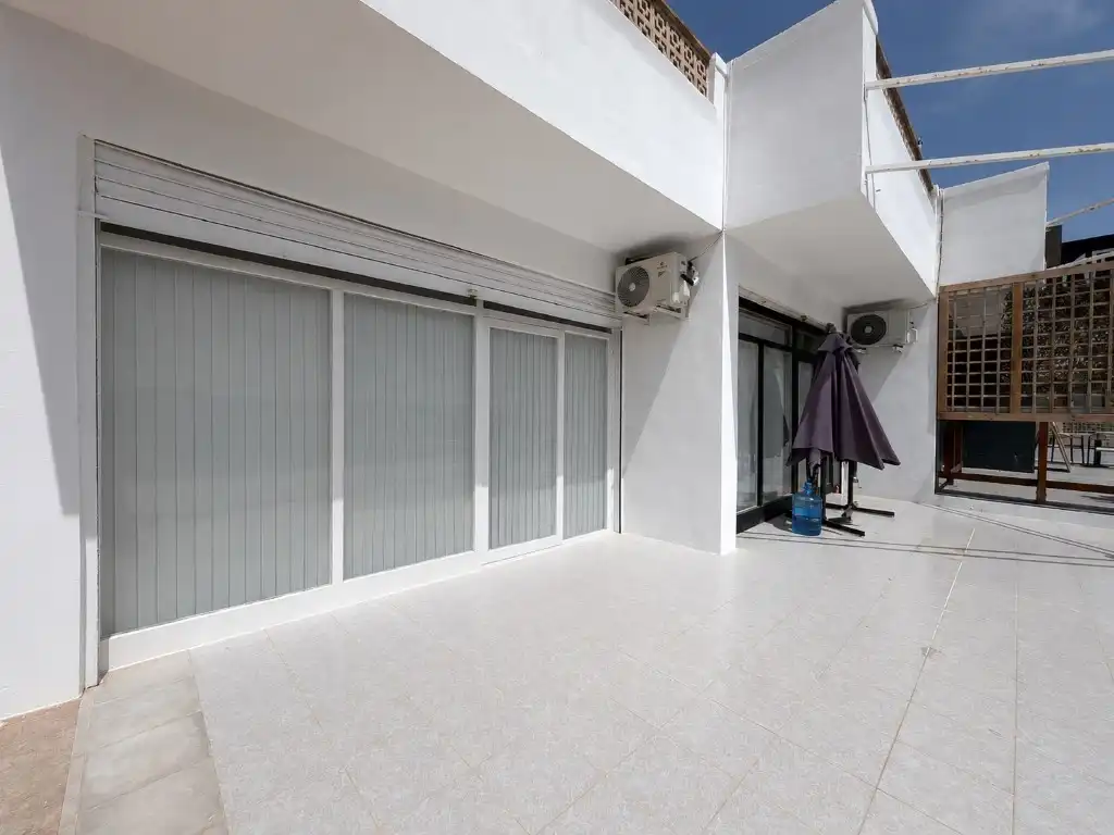 Exterior view of Commercial properties for rent in Calvià  with Air Conditioner and Terrace