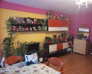 Living room of Flat for sale in Parla  with Air Conditioner and Heating