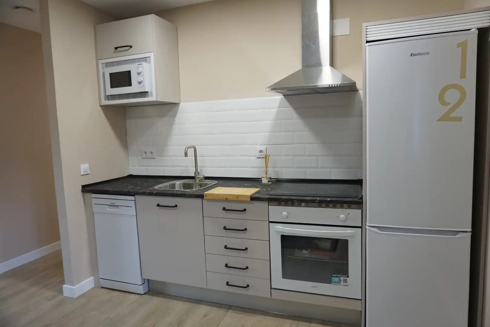 Cuina de Casa o xalet per a compartir en Ávila amb Calefacció, Moblat i Rentadora