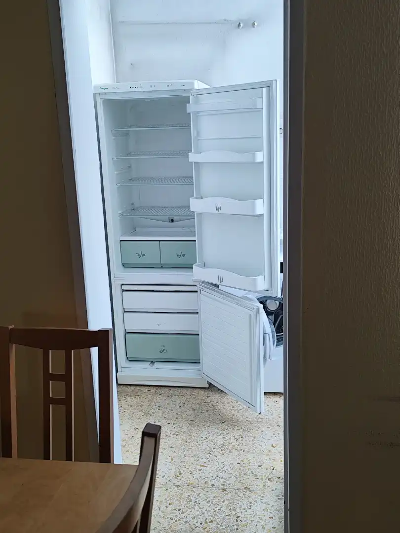 Bedroom of Flat for rent in Sevilla  with Air Conditioner and Washing machine