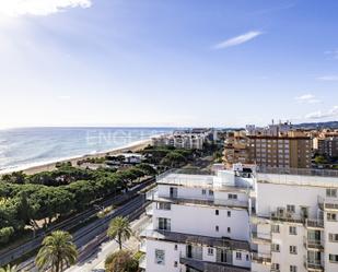 Vista exterior de Apartament en venda en Malgrat de Mar amb Calefacció, Terrassa i Piscina