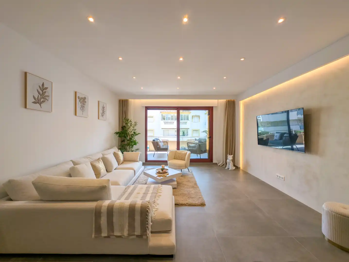 Living room of Apartments for sale in Marbella  with Air Conditioner, Heating and Terrace