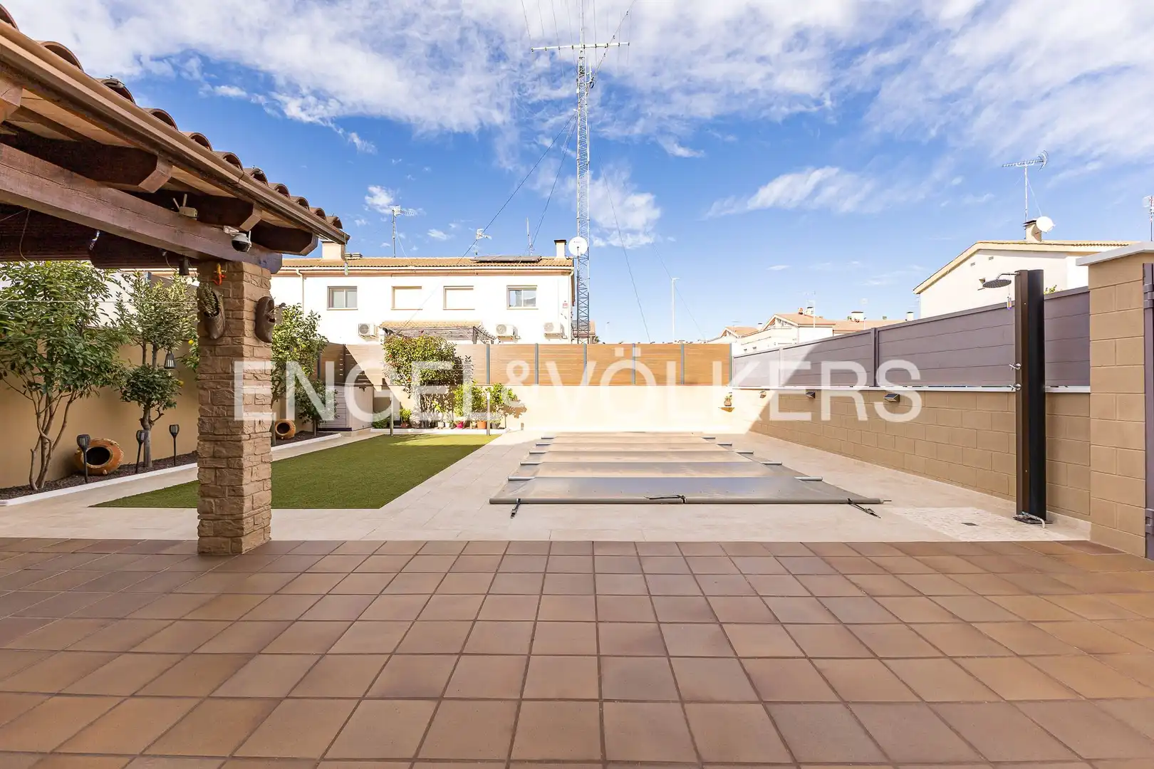 Casa adosada en venda a Els Monjos