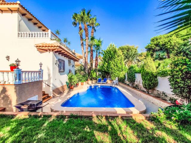 Casa-chalet en Alquiler en Avenida de la Platja en La Zenia