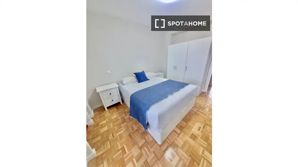 Habitación de Piso de alquiler en Madrid con Aire acondicionado, Calefacción y Amueblado