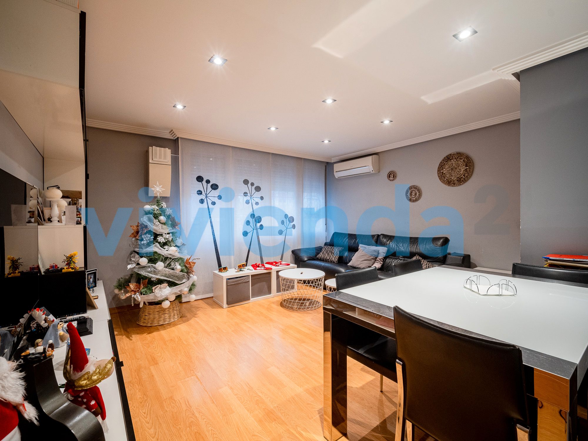 Living room of Flat for sale in  Madrid Capital  with Air Conditioner, Heating and Balcony