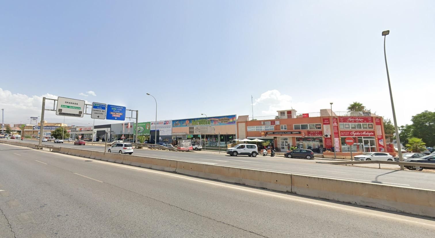 Exterior view of Building for sale in  Granada Capital