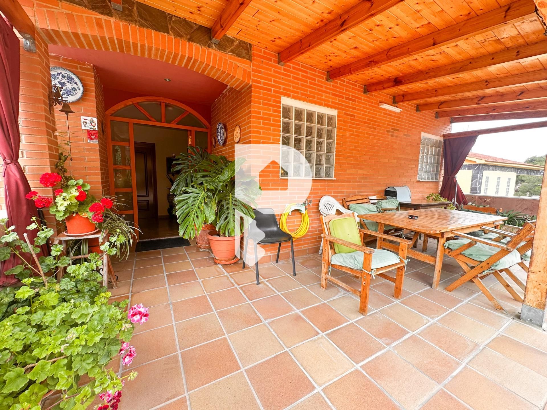 Terrassa de Casa o xalet en venda en Vallirana amb Aire condicionat, Calefacció i Jardí privat