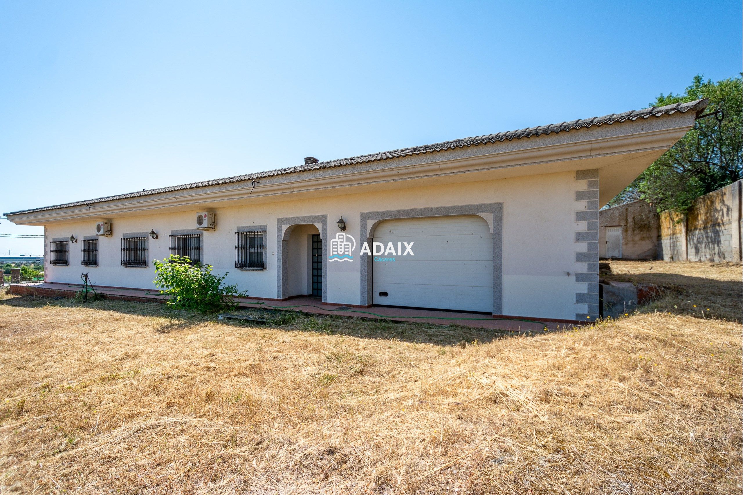 Exterior view of House or chalet for sale in Casar de Cáceres  with Air Conditioner, Heating and Terrace