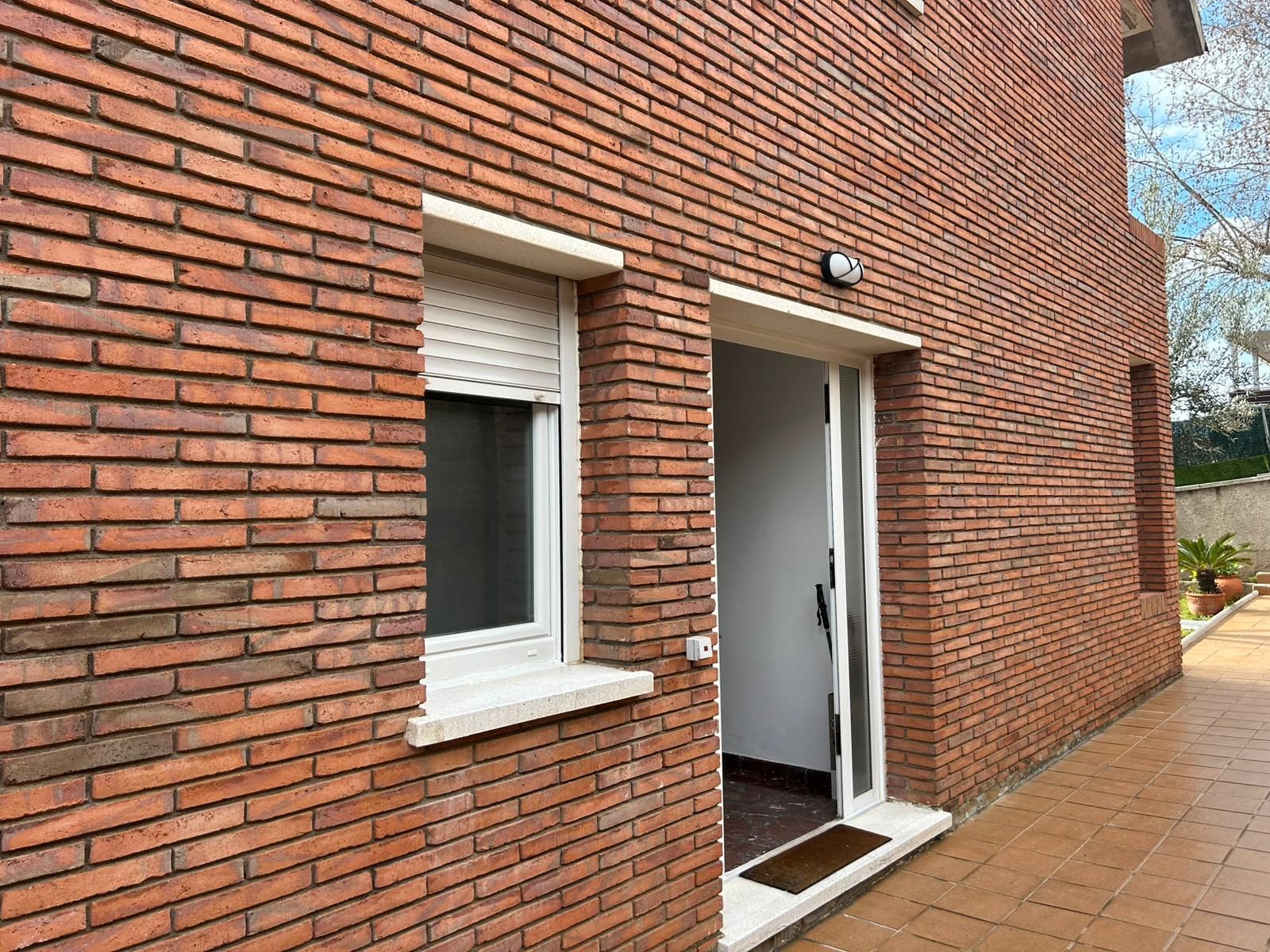 Vista exterior de Casa o chalet en venta en Viladecans con Calefacción, Jardín privado y Terraza