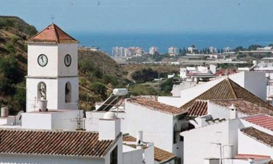 Vista exterior de Casa o xalet de lloguer en Algarrobo amb Terrassa i Moblat