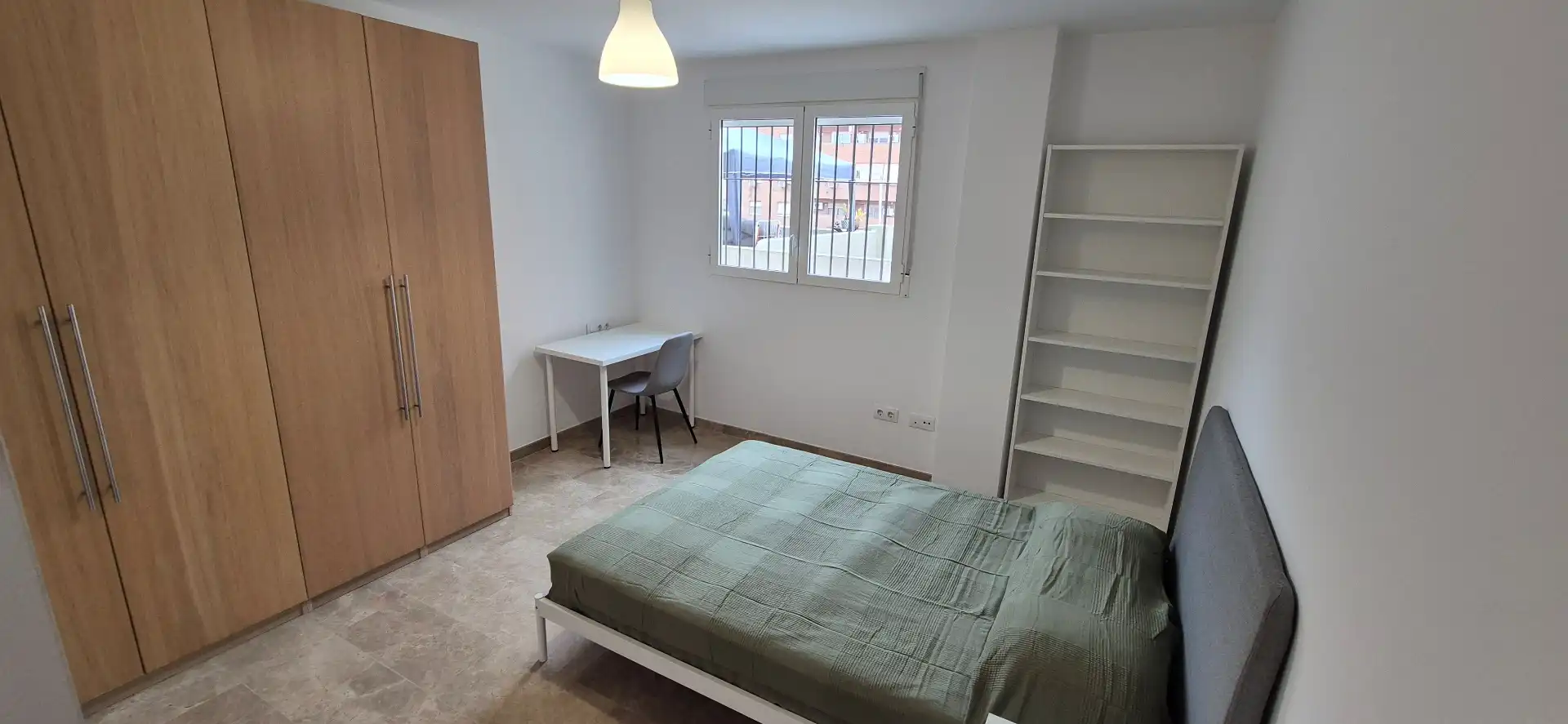 Habitación de Piso de alquiler en Valencia con Aire acondicionado, Terraza y Amueblado