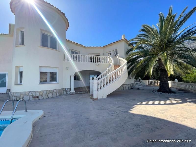 Vista exterior de Casa o xalet en venda en Dénia amb Aire condicionat, Calefacció i Jardí privat