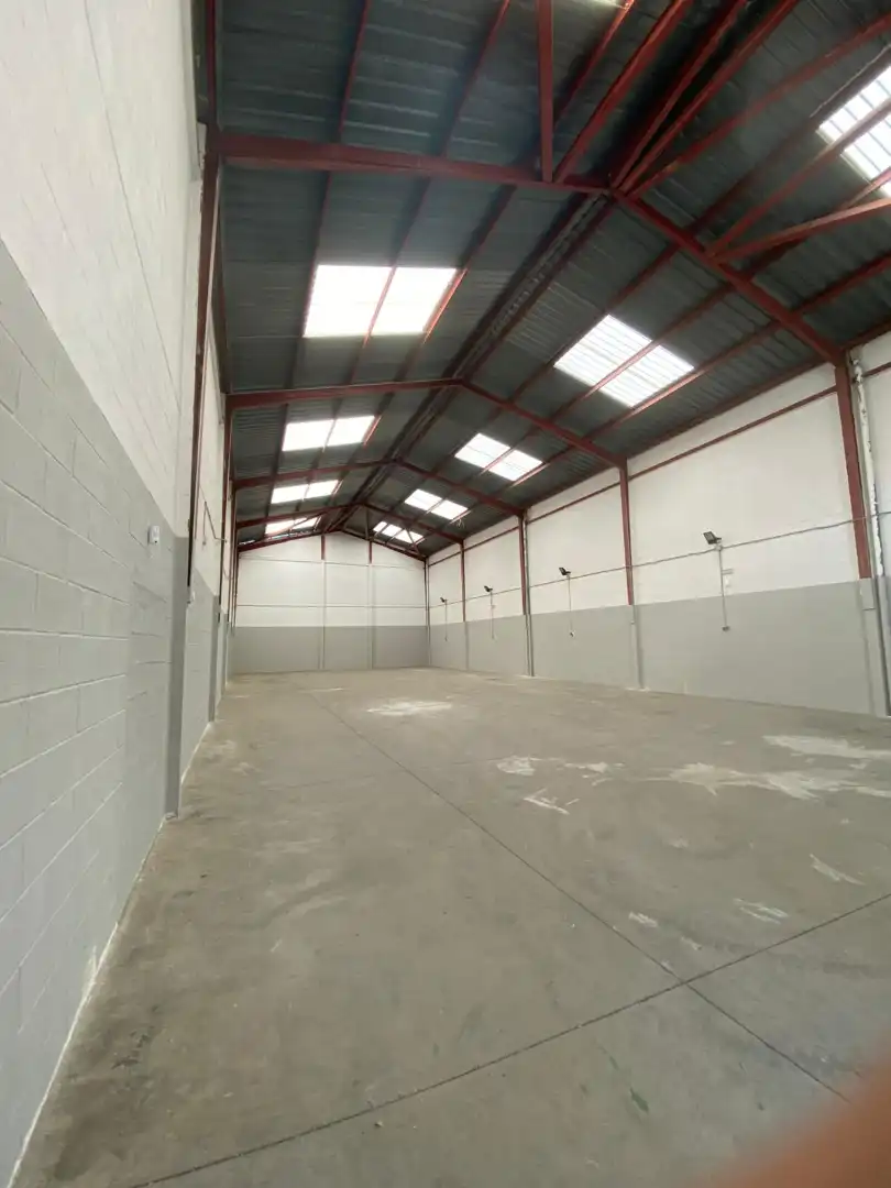 Industrial building for sale in Oeste, imagen 3