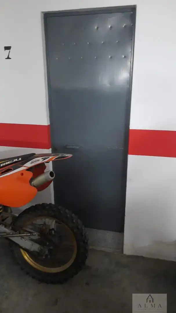 Einzelparkplatz zum Verkauf in Almendralejo, imagen 2