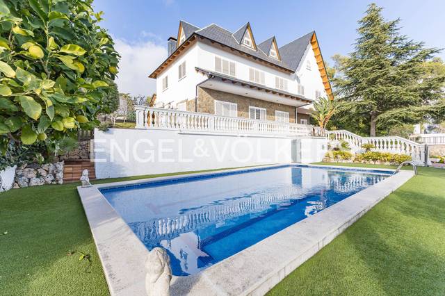 Casa-chalet en Venta en Bruguers