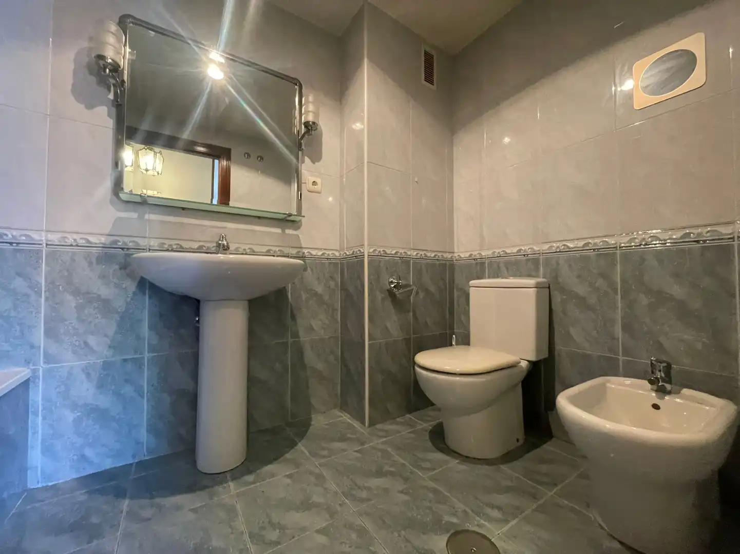 Badezimmer von Wohnung zum Verkauf in Gijón  mit Heizung, Terrasse und Abstellraum