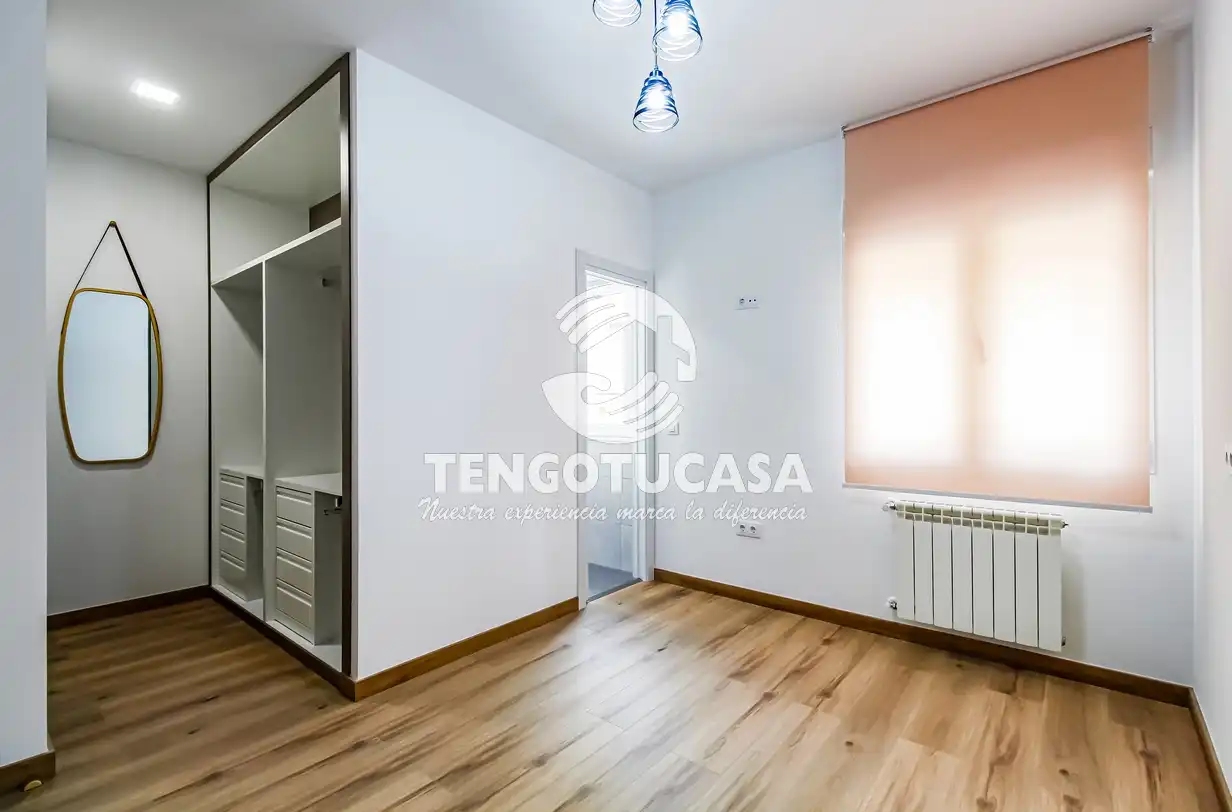 Bedroom of Flat for rent in Madrid  with Air Conditioner, Heating and Furnished