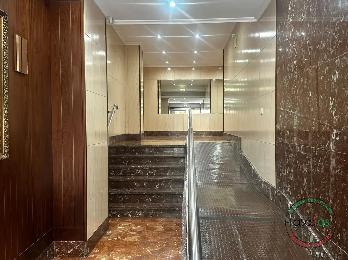 Wohnung zum Verkauf in Langreo mit Heizung, Abstellraum und Balkon