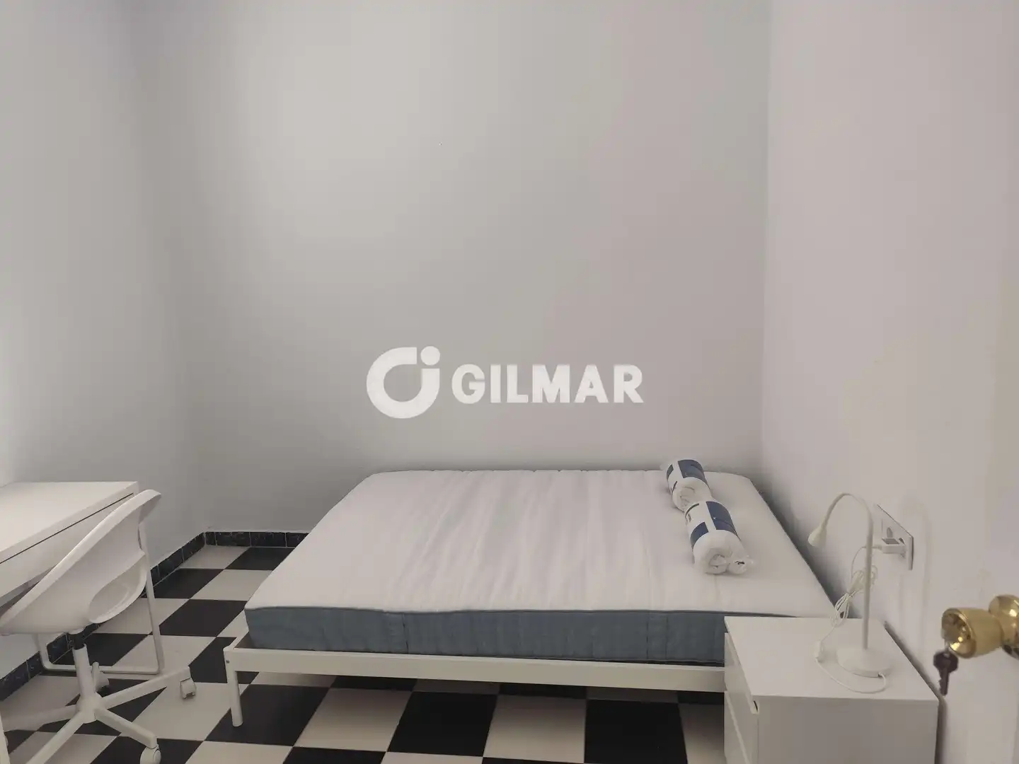 Schlafzimmer von Wohnung zur Miete in Sevilla mit Heizung und Möbliert
