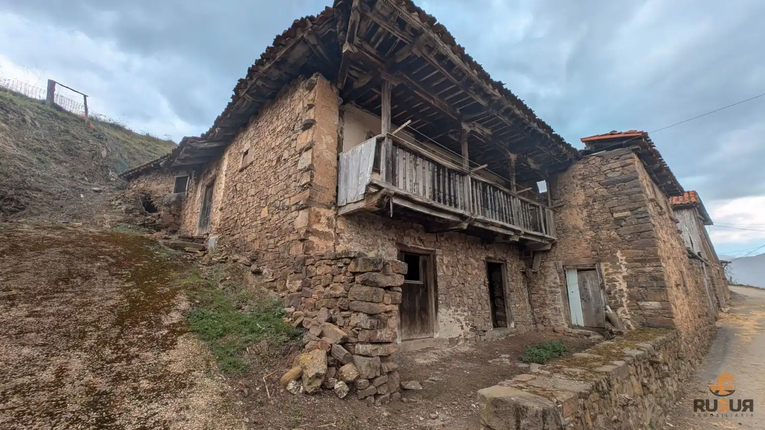 Vista exterior de Finca rústica en venta en Cabezón de Liébana con Balcón