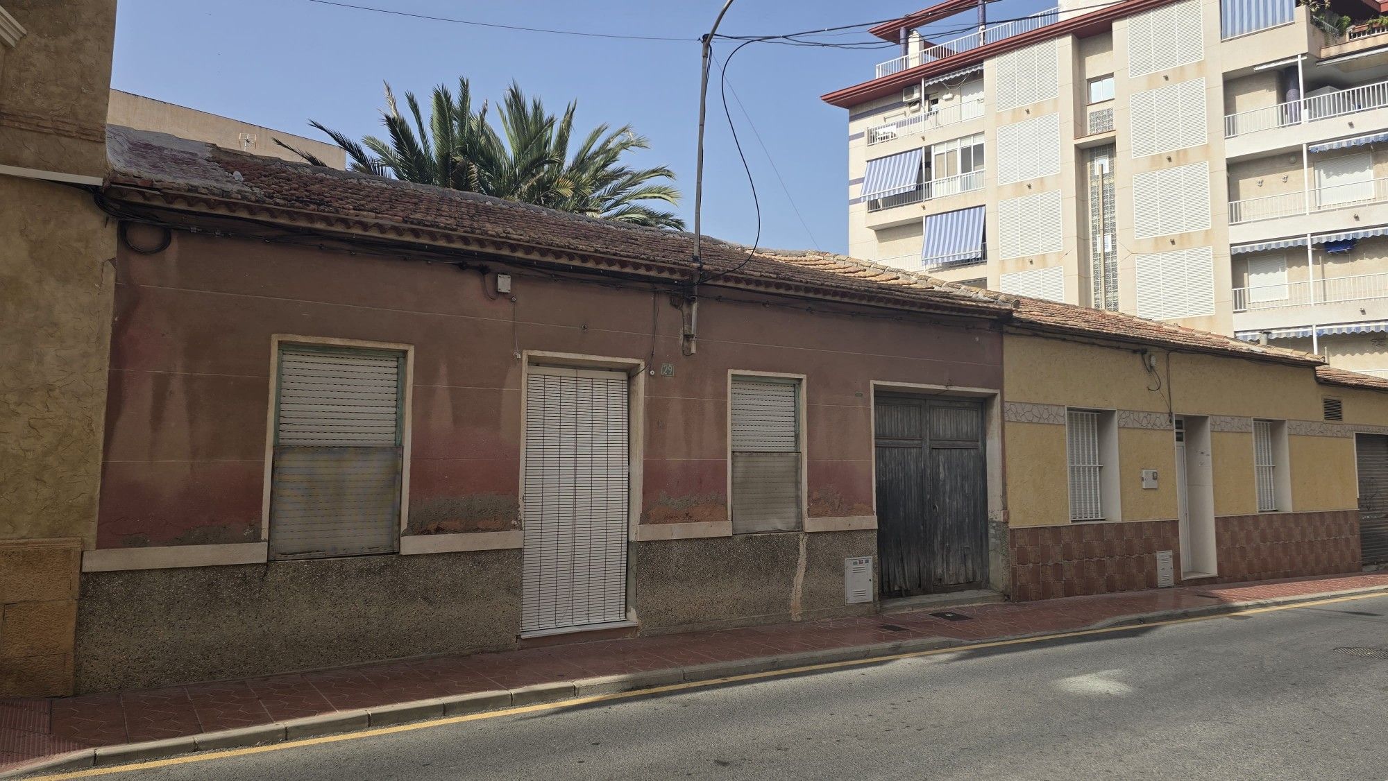 Vista exterior de Residencial en venda en Guardamar del Segura